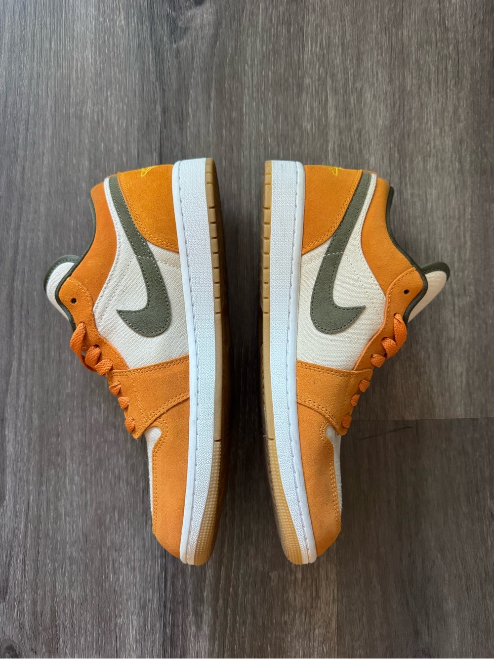 Men’s Air Jordan 1 Low SE “Light Curry” Size 10 - Picture 2 of 7